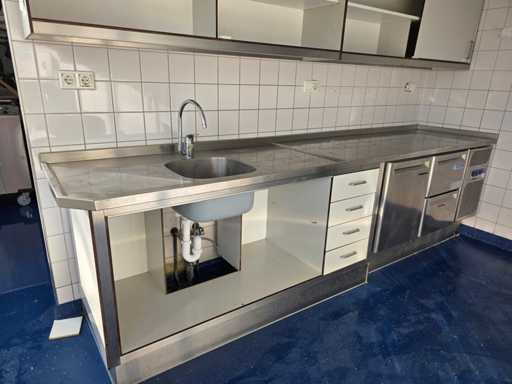 Kompletne meble zlewowe z chłodzonym stołem warsztatowym Affinox ze stali nierdzewnej