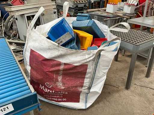Divers plateaux de tri en plastique