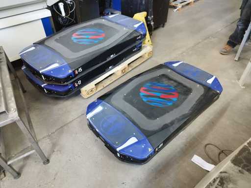 iFollow - 2019 - V2 - AMR Logistics Robots (9x)