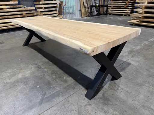 Suar boomstamtafel 300 cm