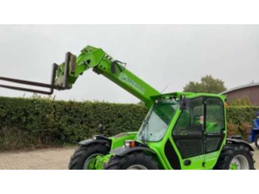 98dd5f87-047b-4730-b96d-40c6049e17a2.mp4