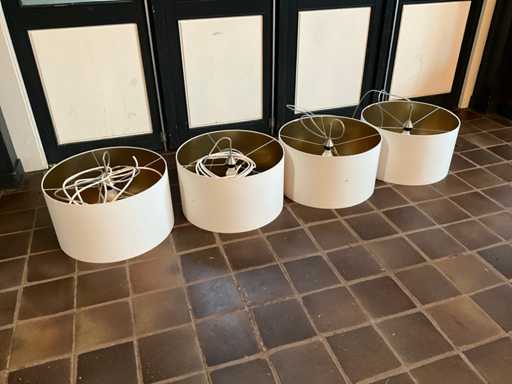 Totallux 15.11.2020 Lampadaire suspendue (4x)