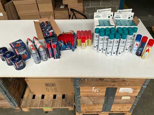 Mix kavel diverse gas vullingen voor o.a. aanstekers