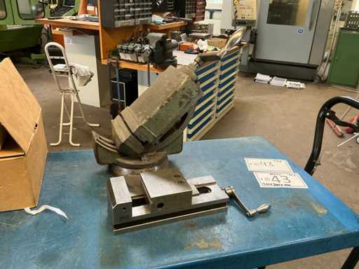 Dividing head with vice (2x)