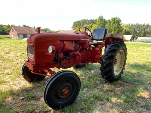 1960 Renault R.7051 Oldtimer-Traktor