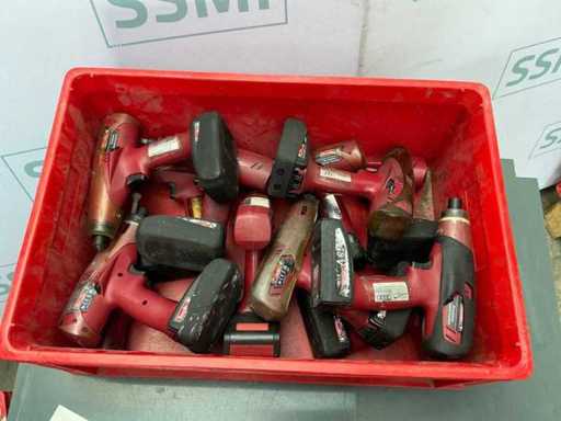 - Diverse unelte manuale