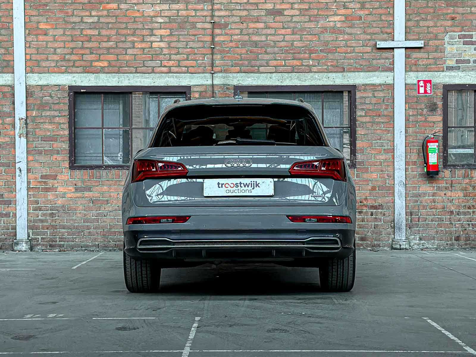 Audi Q5 2.0 TFSI Quattro Sport S Line Black Edition 252pk 2018 (Origineel-NL + 1e Eigenaar), TT-931-B