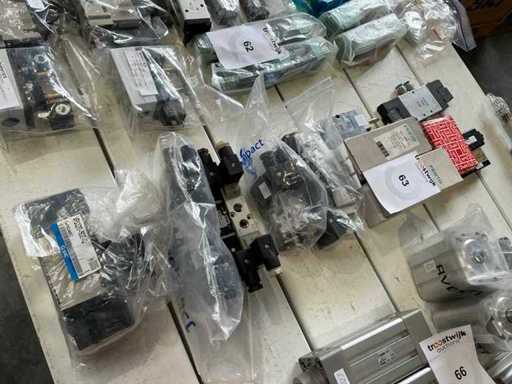 Batch of pneumatic parts