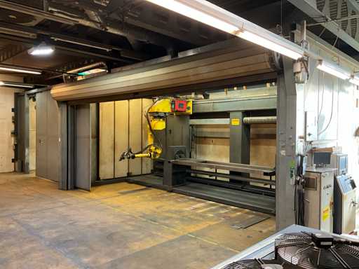 (C-1003) robotic welding station