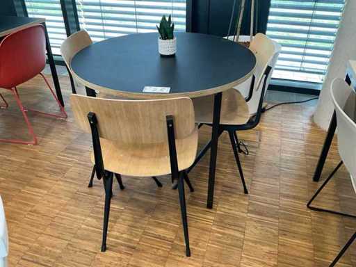 Restaurant-Tisch mit 3 Stühle