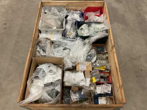 Partij installatiemateriaal