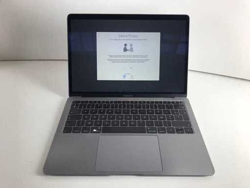 Apple MacBook Air 13.3”, Core(TM) i5 8th Gen, 16 GB RAM, 256 GB NVMe Laptop