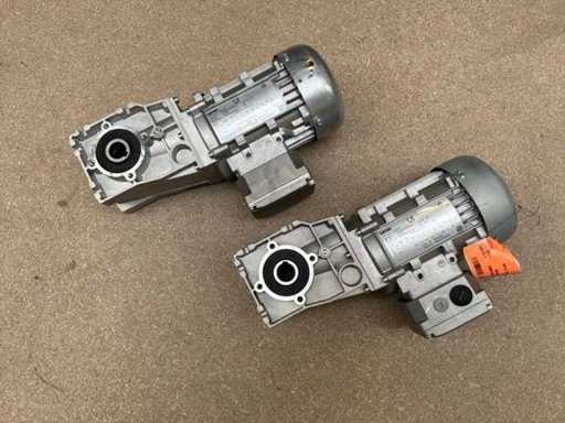 Lenze G500-B45 Motorreductor (2x)
