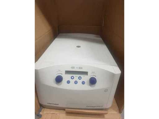 EPPENDORF - 5702R - Centrifuge