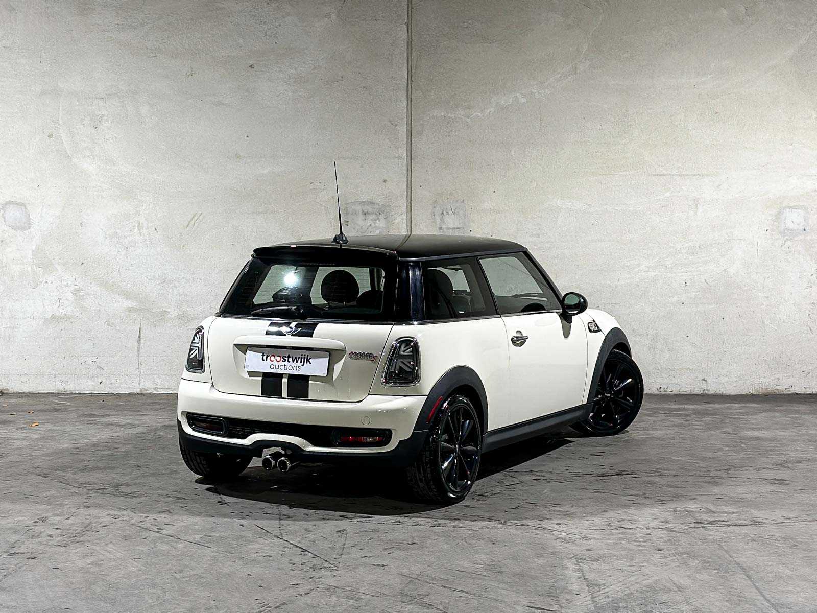 Mini Cooper S Westminster 1.6 215pk 2013, N-563-VK
