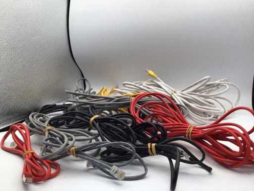 Niemarkowany PC i kabel sieciowy (13x)