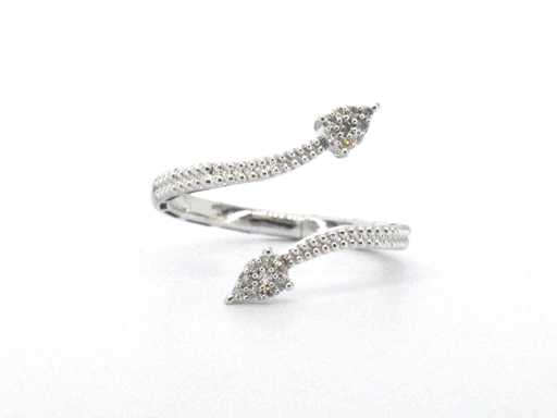 White gold design ring with natural diamonds