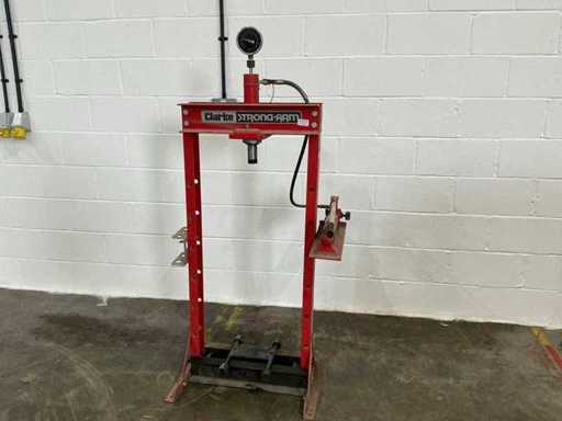 Clarke CSA12F Garage press