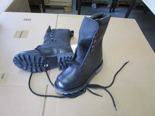 Franz. Kampfstiefel, GoreTex, neuwertig, Größe 35 (R15) (5x)
