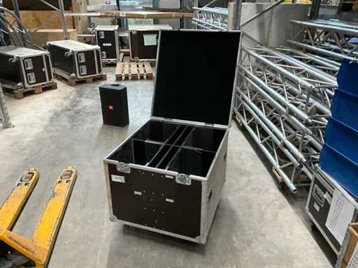 Transportcase für Lautsprecherboxen, Deckel zum aufklappen, vier Lenk,rollen, vierfach aufgeteilt