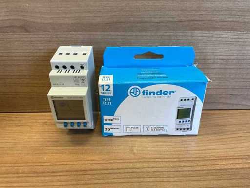 Finder 12.21 Tijdschakelklok