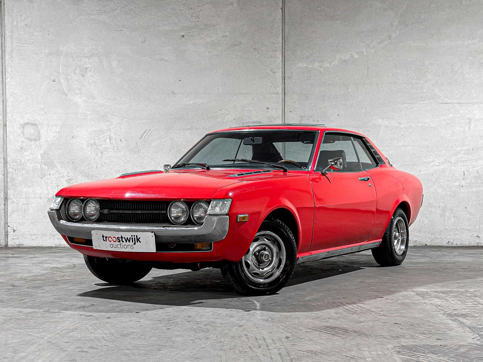 Luxury, sports and classic cars in Tiel