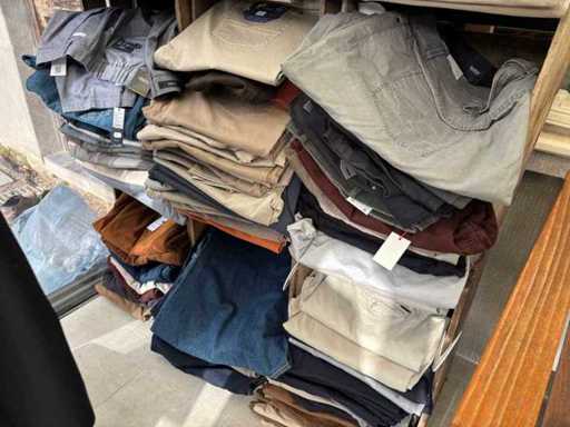 Fournée de pantalons sortis de la faillite (175x)