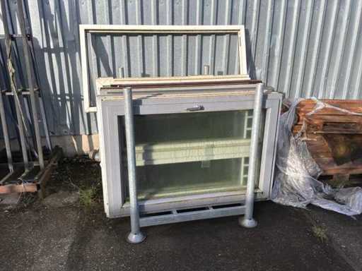 Un lot de rame de ferestre