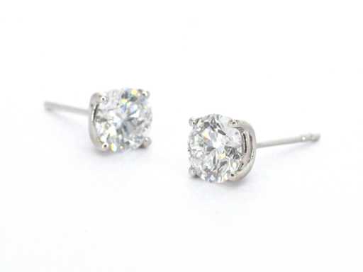 Boucles d’oreilles en diamant en or blanc de 2,00 carats