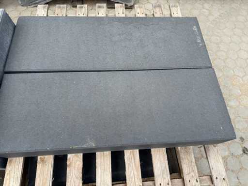 Betonnen traptreden (ca. 4 stuks)