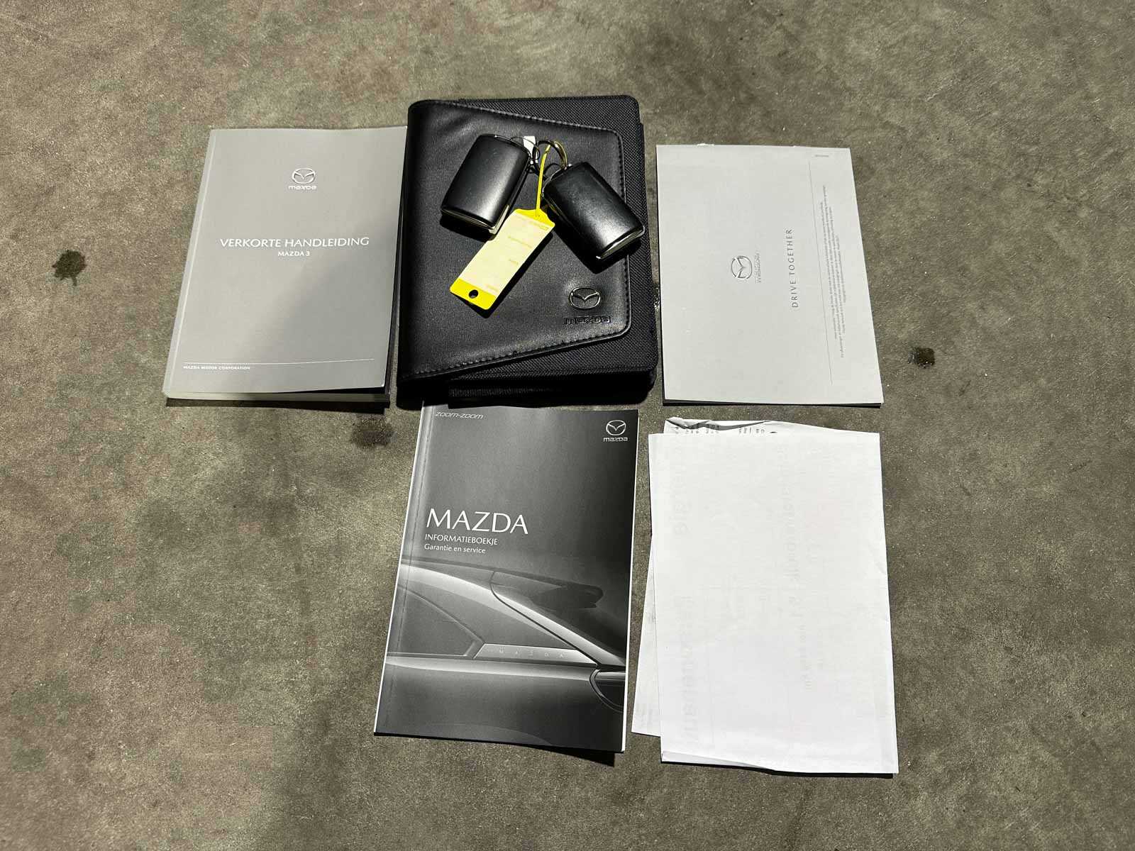 Mazda 3 2.0 e-SkyActiv-X M Hybrid 186 Luxury 186pk 2022 (Origineel-NL & 1 Eigenaar), R-001-LJ