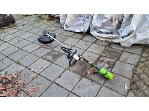 Greenworks - 2017 - GST 1246 - Wycinarka pędzli