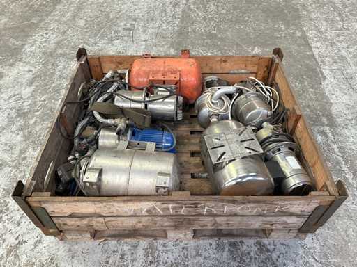 Army water pump (6x)