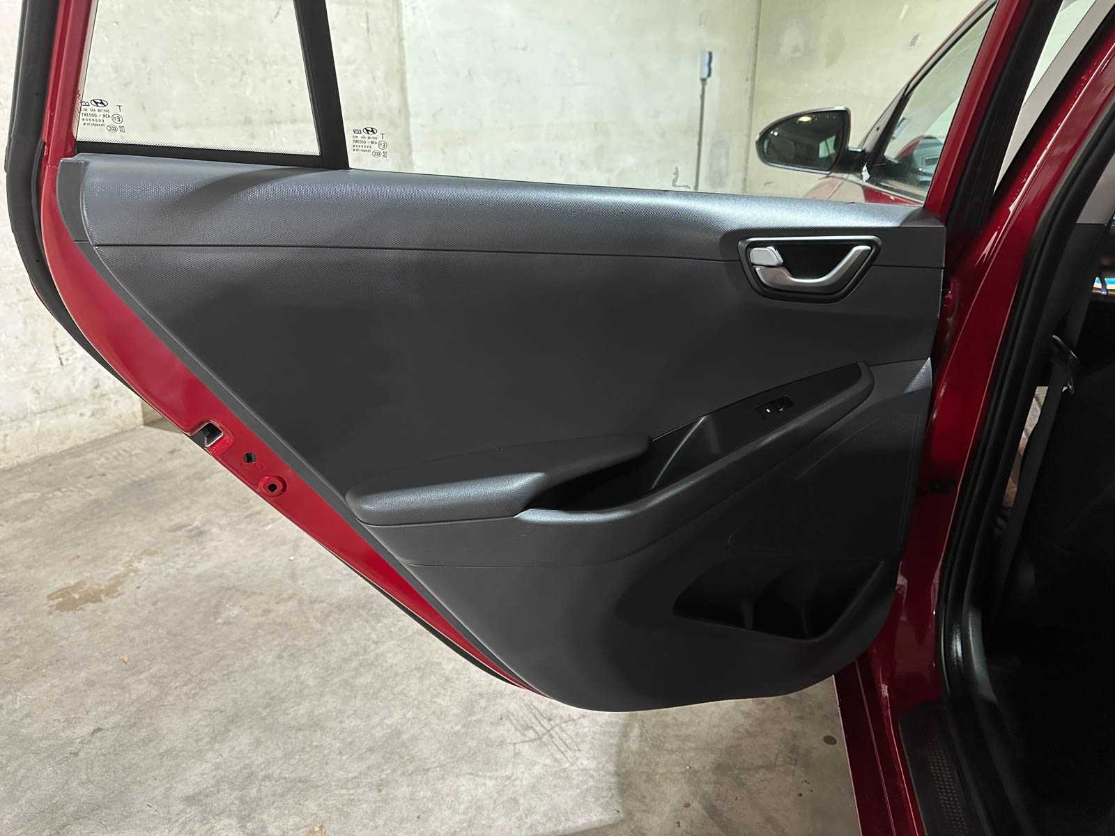 Hyundai IONIQ 1.6 GDi Comfort 141pk 2019 Plug-In Hyrbid (Origineel-NL), XS-254-P