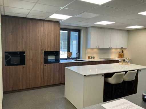 Showroom kitchen Piot plastic walnut