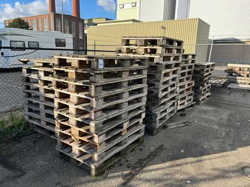 Lot of Pallets (mainly euros) total approximately 140 pieces