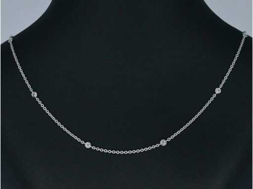 Weißgoldkette mit 8 brillant geschliffenen Diamanten