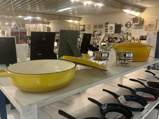 Gsw Gietijzeren kookpot (2x) en 2 x sauspannetje met verwarmer