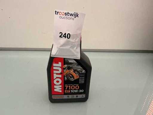 Capacità: 1 litro, 10W30