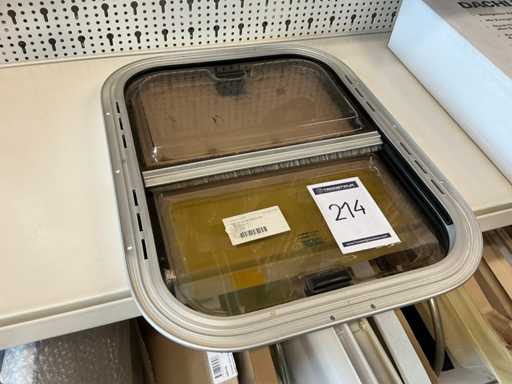 Fenêtre coulissante marron