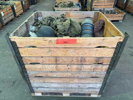 Lot de diverse echipamente militare