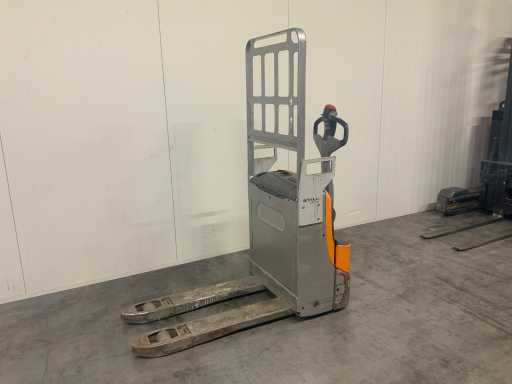 Still EXU16 Elektryczny wózek paletowy