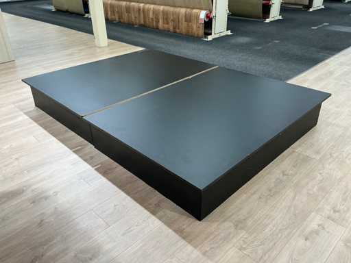 Ladeneinrichtung (2x)