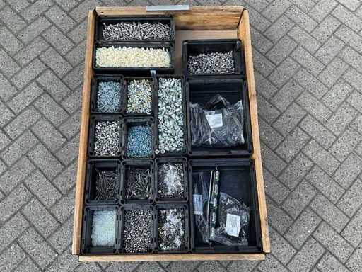 Lot - Würth - Construction and fastening material