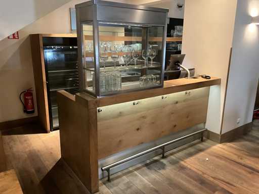 Bar con vetrina refrigerata e raffreddamento bar