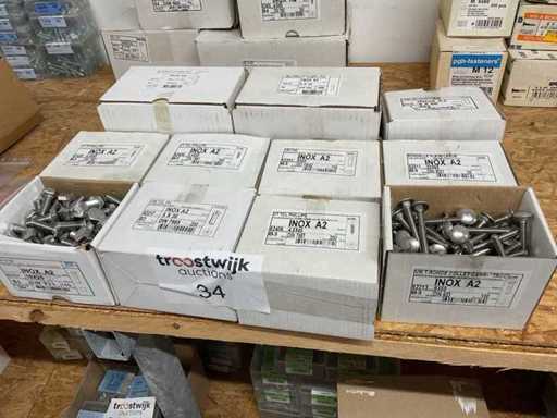 11 pudeł stalowych i ze stali nierdzewnej