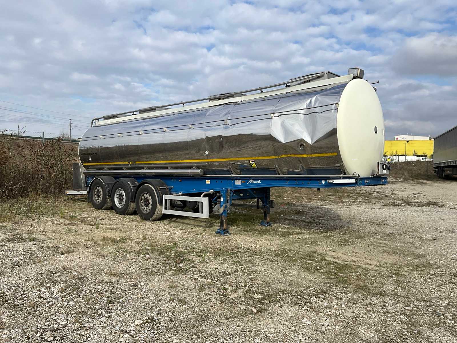 Menci SL 105 Tank Trailer