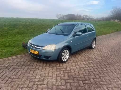 Opel Corsa 1.2 16V Silverline, 54-RV-XG