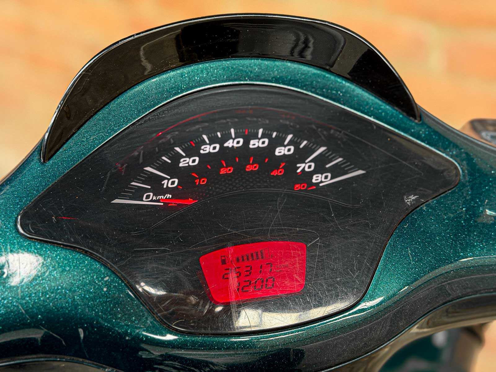 Piaggio Vespa Sprint 4T Sport 80cc (CUSTOM) -AKRAPOVIC- 2014 Scooter, F-277-ZH