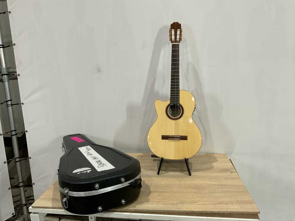 Kremona Rondo R65CW-LH Guitar with Case